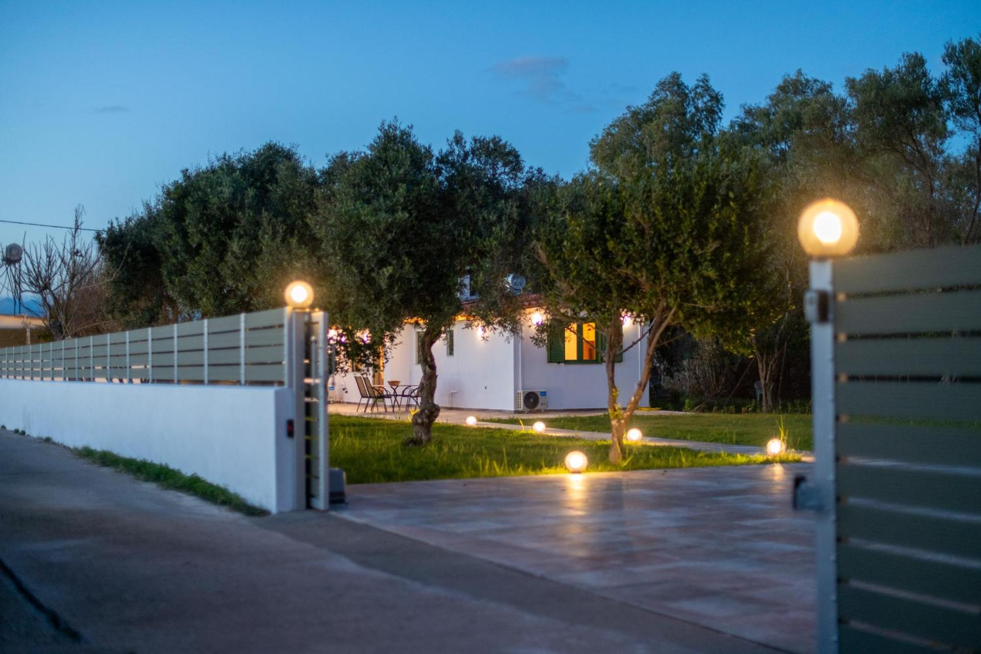 Villa House By The Sea à Aigio Extérieur photo